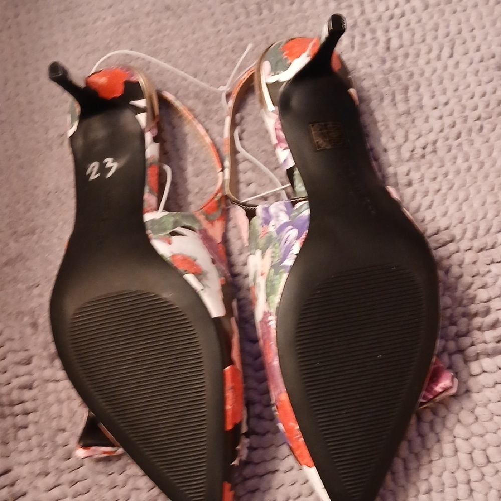 Marc New York Floral Slingback Heels - Picture 3 of 4